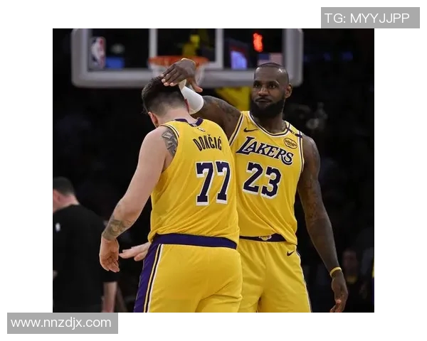 詹姆斯准三双浓眉30+13 格林33分湖人客场不敌火箭