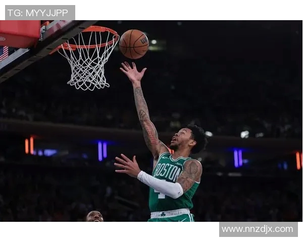 西蒙斯25+6末节独得12分，替补尖兵成功救主